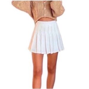 Chic White Mini Skirt